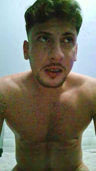 Friend999 live cam on Cam4