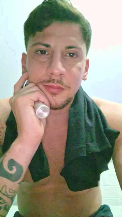 Friend999 live cam on Cam4