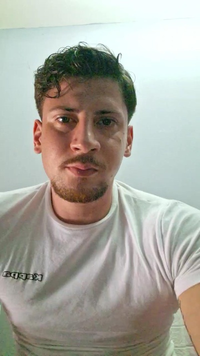 Friend999 live cam on Cam4