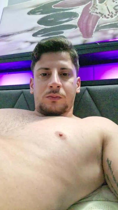 Friend999 live cam on Cam4