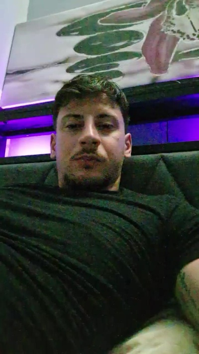 Friend999 live cam on Cam4