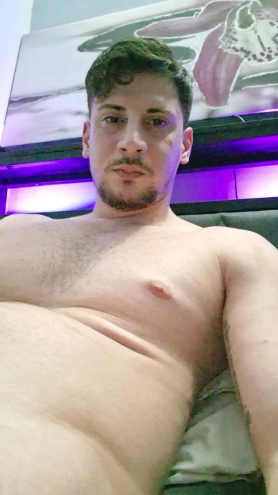 Friend999 live cam on Cam4