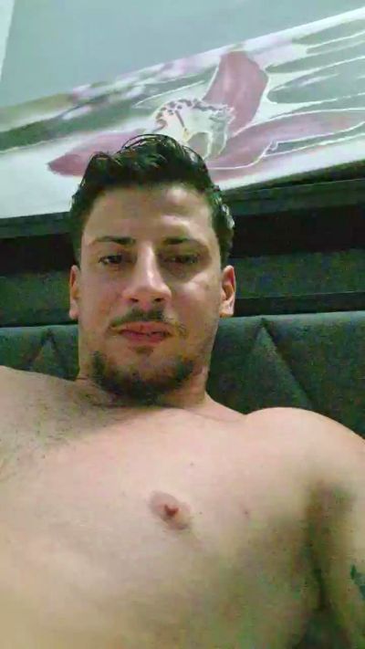 Friend999 live cam on Cam4