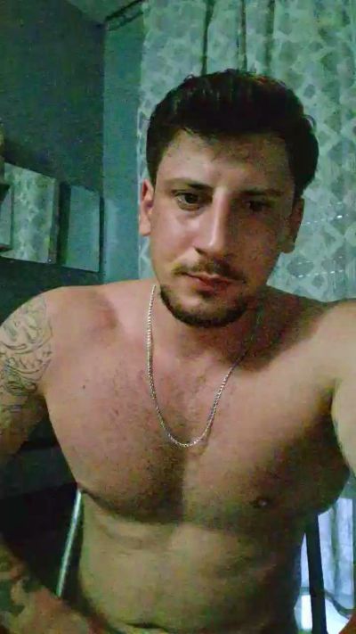 Friend999 live cam on Cam4