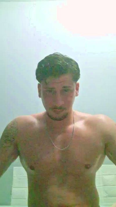 Friend999 live cam on Cam4