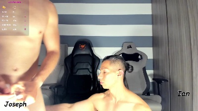 FriendsinSins live cam on Cam4