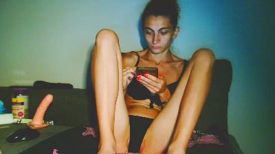 Frozeen live cam on Cam4