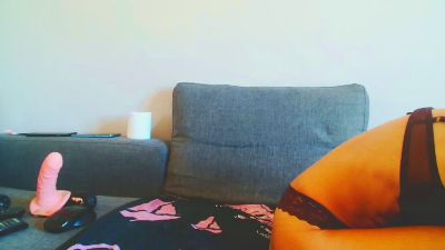 Frozeen live cam on Cam4