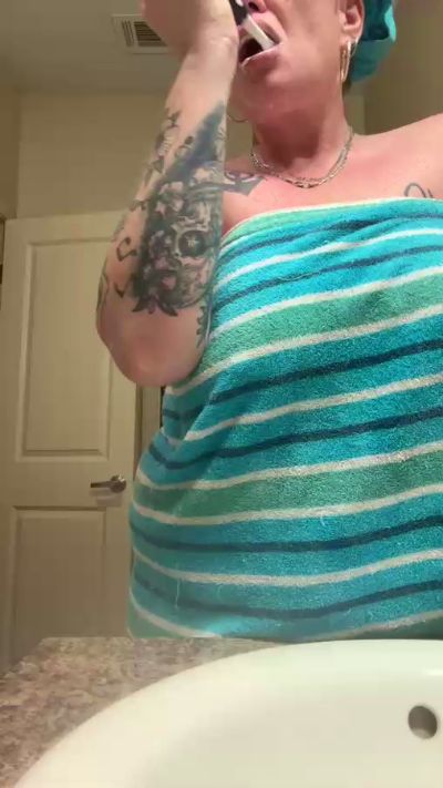 FuckYeaxX69 live cam on Cam4