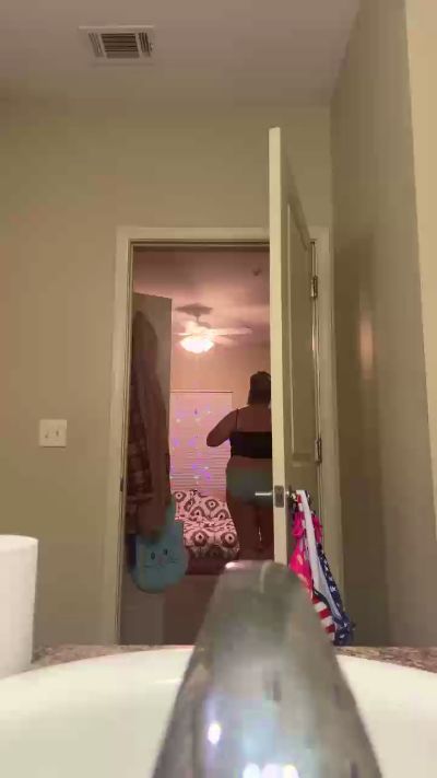 FuckYeaxX69 live cam on Cam4