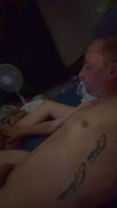 Fuckyfuckyou00 live cam on Cam4