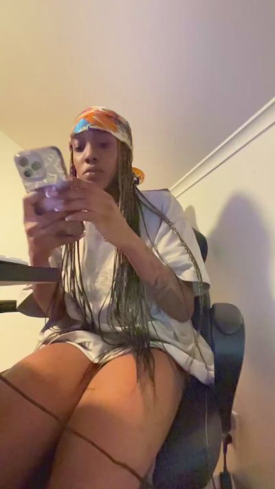 Funziestraw live cam on Cam4