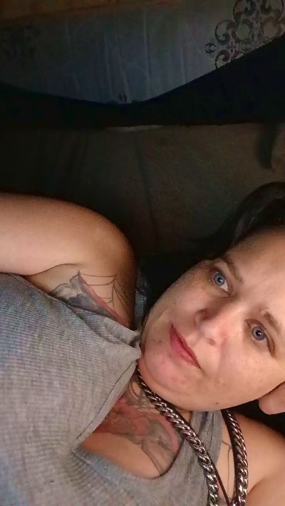 Fuqmeovrplz live cam on Cam4