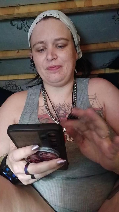 Fuqmeovrplz live cam on Cam4
