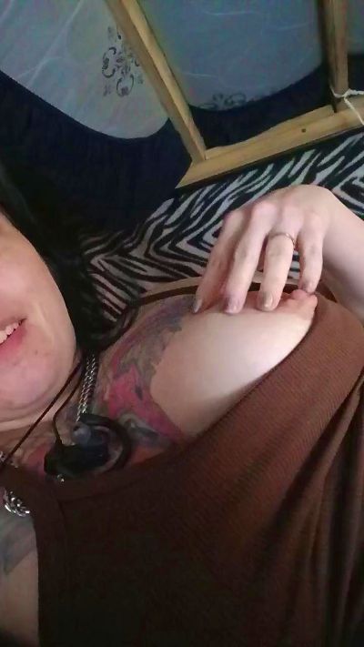 Fuqmeovrplz live cam on Cam4