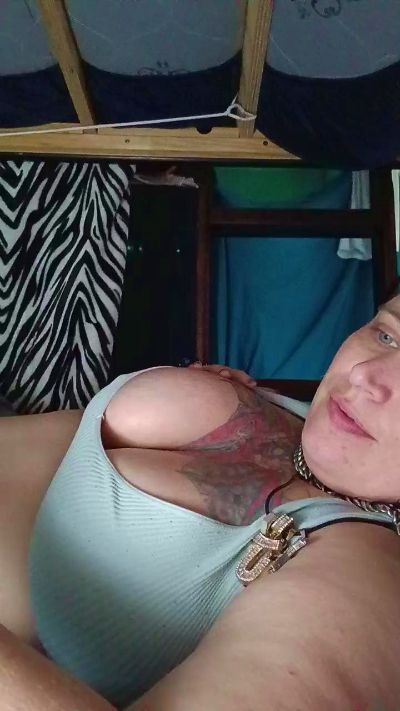 Fuqmeovrplz live cam on Cam4