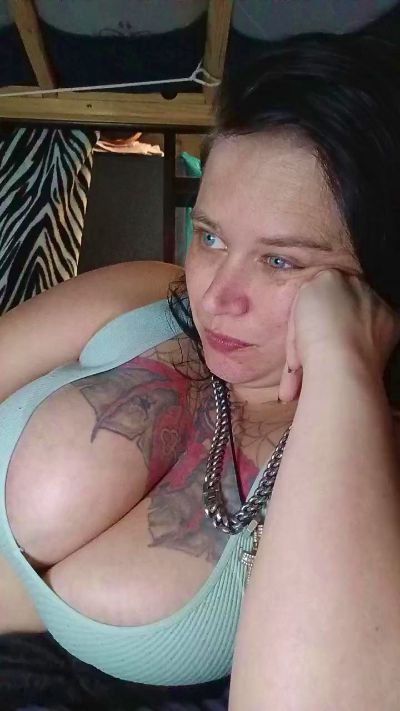 Fuqmeovrplz live cam on Cam4