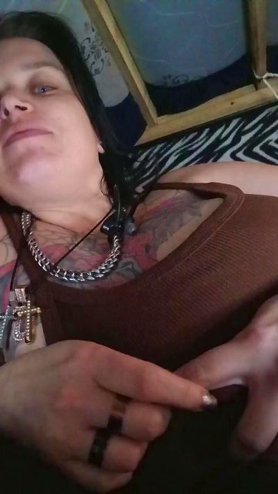 Fuqmeovrplz live cam on Cam4