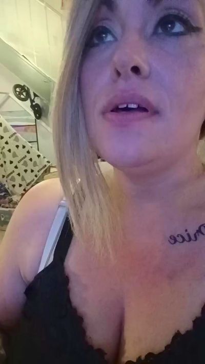 Fuxkmesuckmecum live cam on Cam4