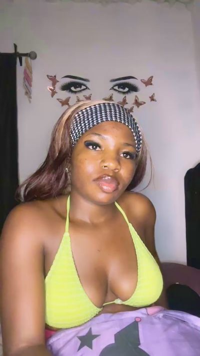FynVee live cam on Cam4