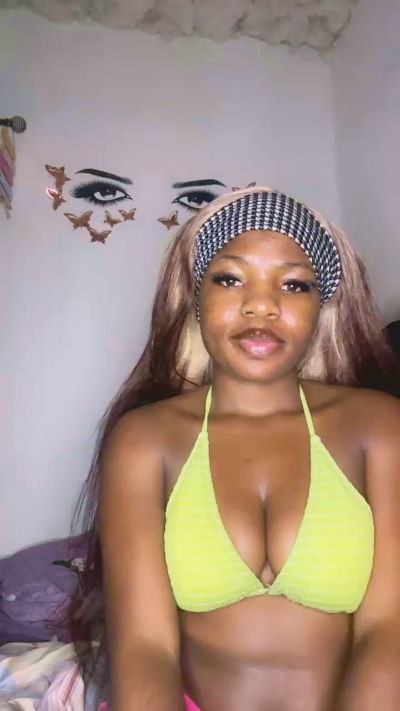 FynVee live cam on Cam4
