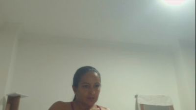GOLDENBOOTY live cam on Cam4