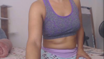 GOLDENBOOTY live cam on Cam4