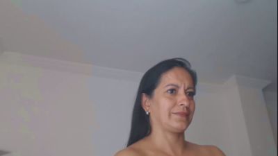 GOLDENBOOTY live cam on Cam4