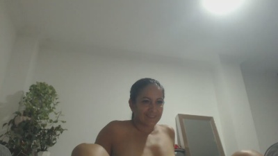 GOLDENBOOTY live cam on Cam4