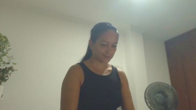 GOLDENBOOTY live cam on Cam4