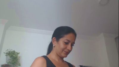 GOLDENBOOTY live cam on Cam4