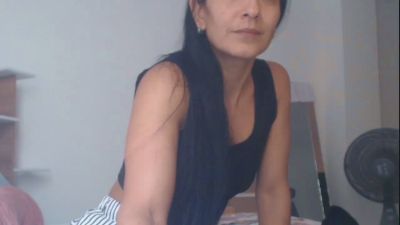GOLDENBOOTY live cam on Cam4