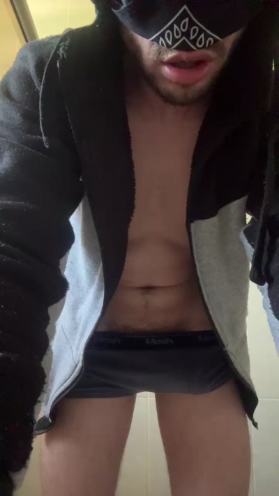 GabrielCarv live cam on Cam4