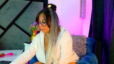 GabrielaDuran live cam on Cam4