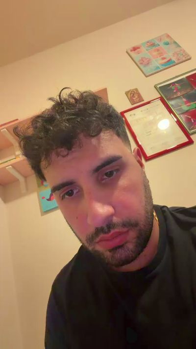 Gabriell977 live cam on Cam4