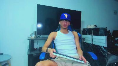 Gael_Jones live cam on Cam4