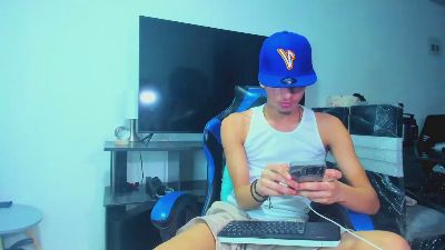Gael_Jones live cam on Cam4