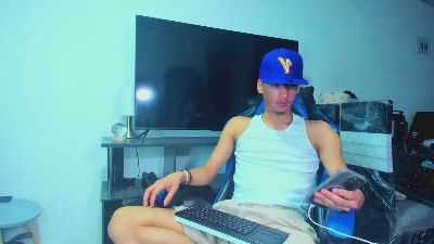 Gael_Jones live cam on Cam4