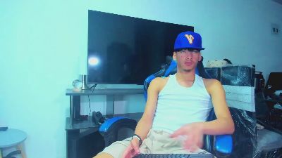 Gael_Jones live cam on Cam4