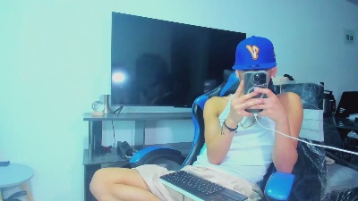 Gael_Jones live cam on Cam4