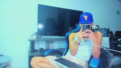Gael_Jones live cam on Cam4