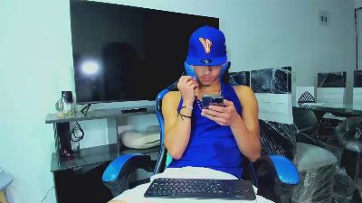 Gael_Jones live cam on Cam4