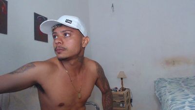 GaellSouz live cam on Cam4