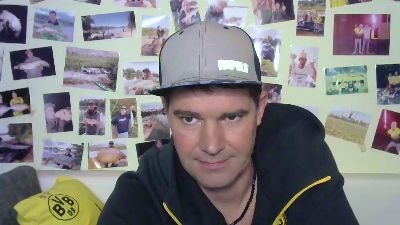 Gaga_is_back live cam on Cam4