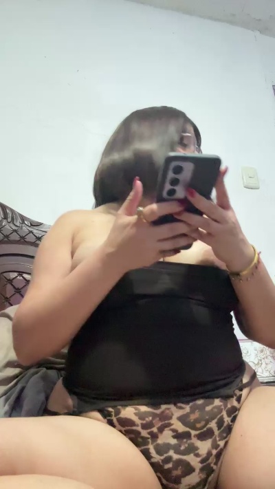 Gatavuela live cam on Cam4