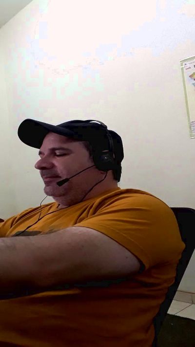 Gatinho2025 live cam on Cam4