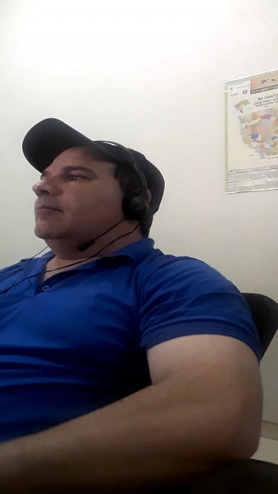 Gatinho2025 live cam on Cam4