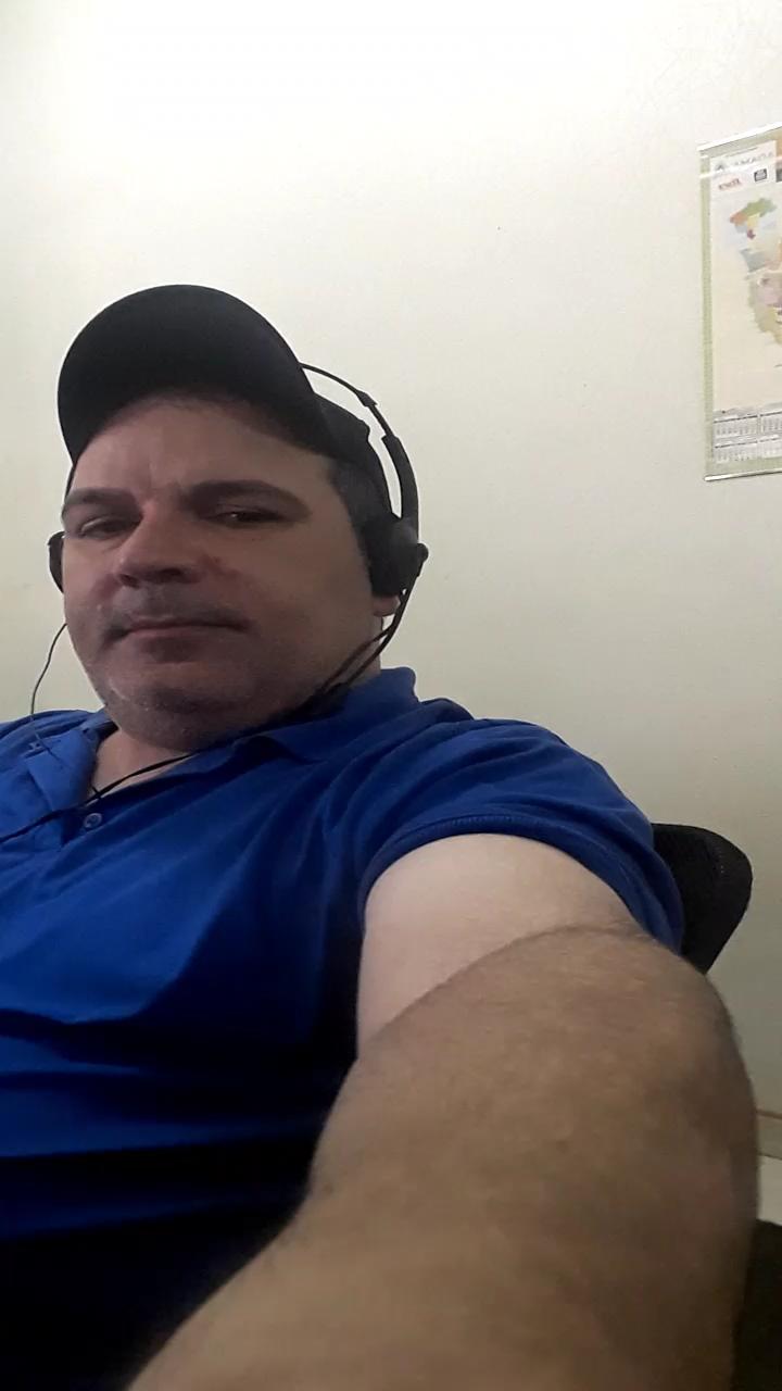 Gatinho2025 live cam on Cam4