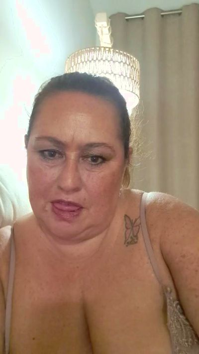 Gatitamadurita live cam on Cam4