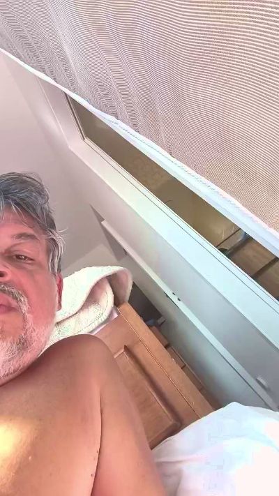 Gato_Carioca live cam on Cam4